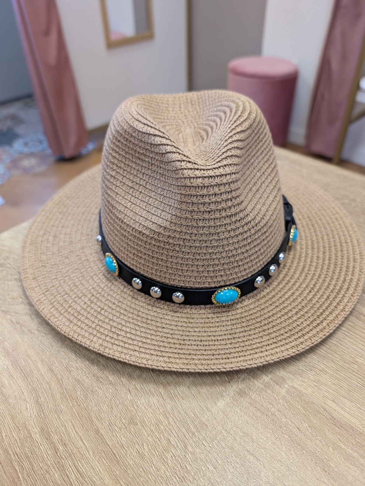 Chapeau Lesly